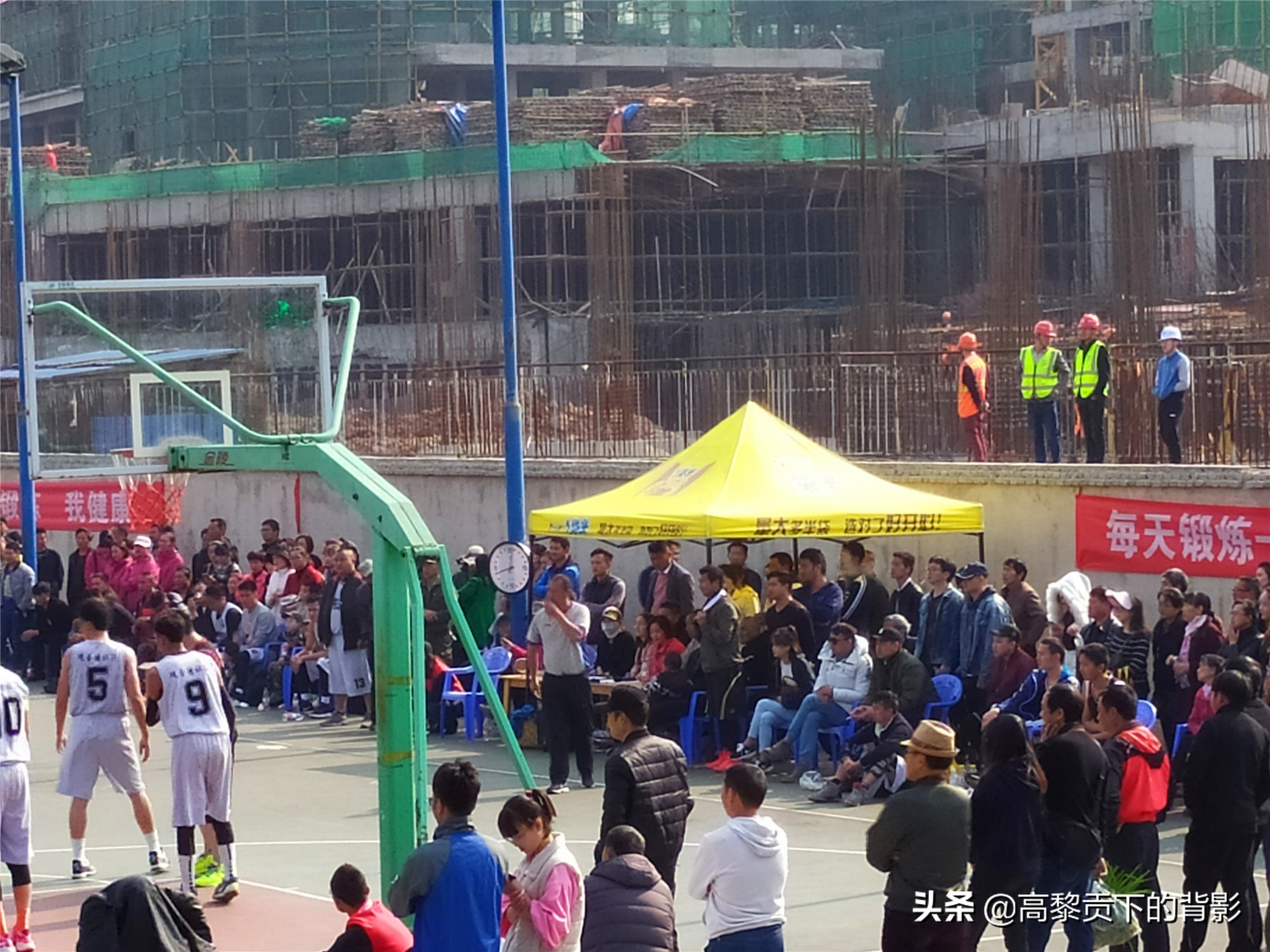 云南腾冲偶遇篮球赛顺便看看腾冲的体育设施如何？
