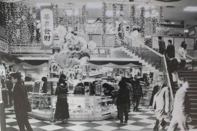 九张折射过年气氛的照片,百张罕见的过年老照片这才是年味