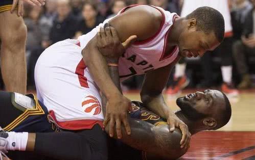 NBA十大拥有“巨臀”的球星：保罗上榜，巴克利从3分线背打到