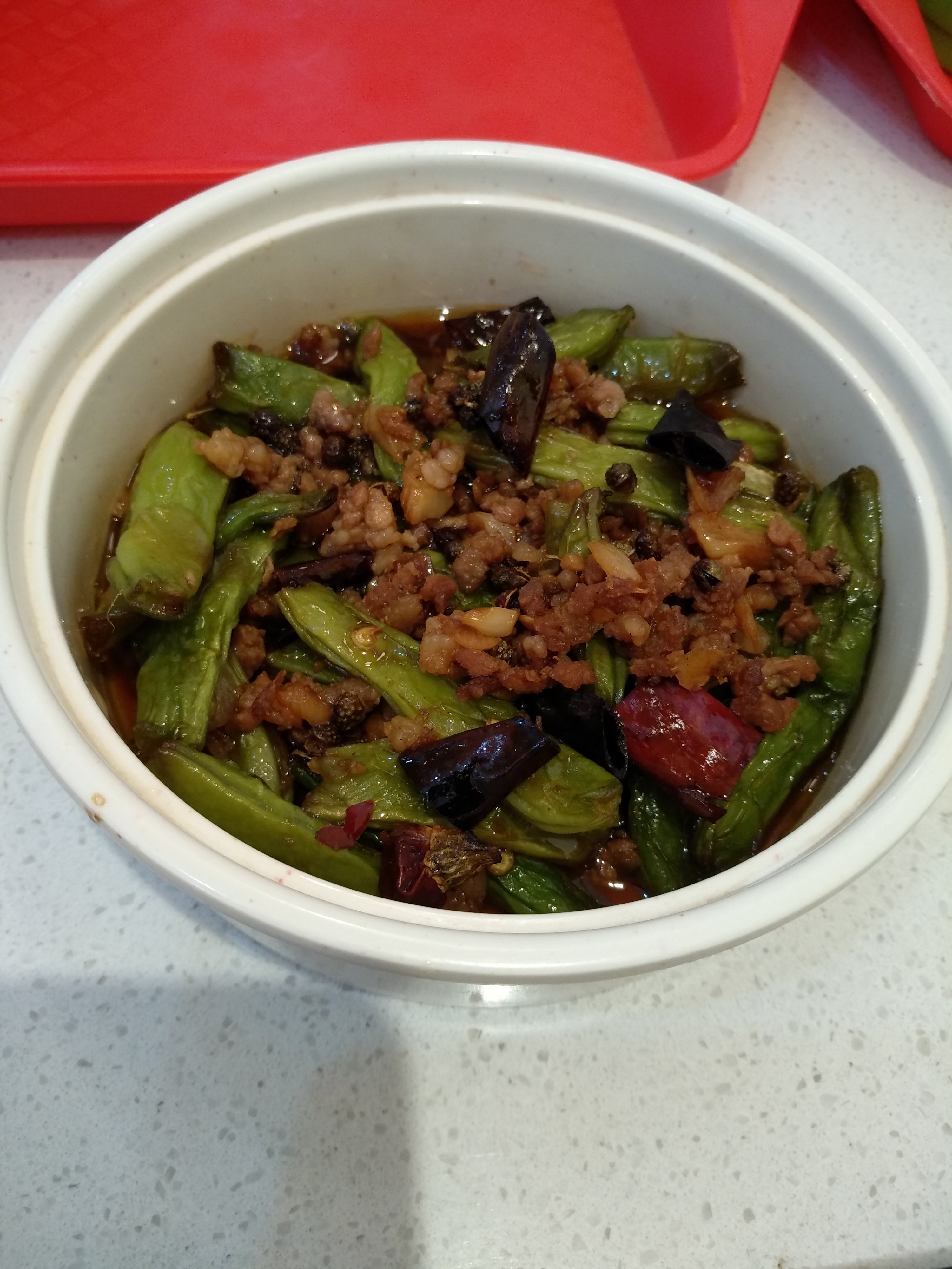 禄丰日记：中午不想做饭，花43元在愉筷吃了一餐