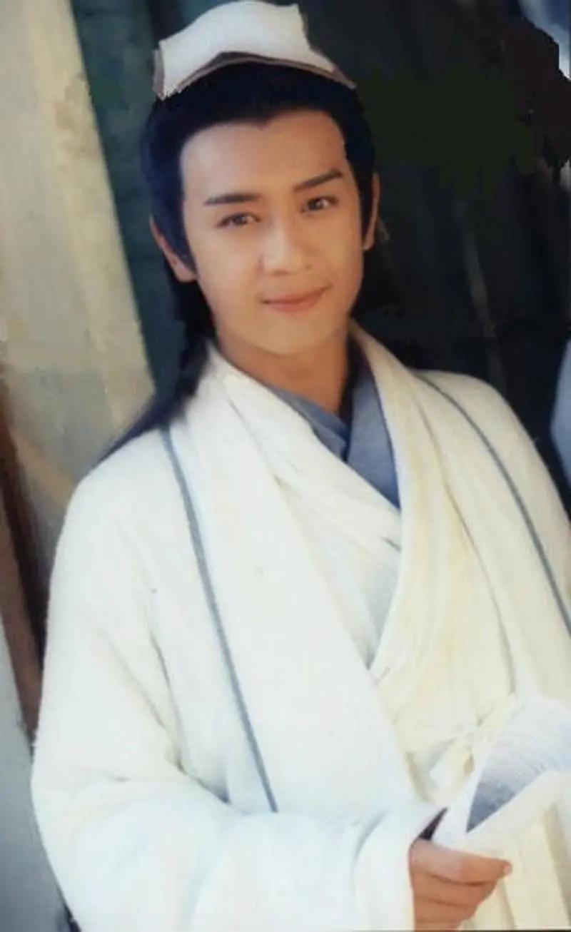 新版天龙八部乔峰段誉比试脚力,杨祐宁版天龙八部乔峰与阿紫