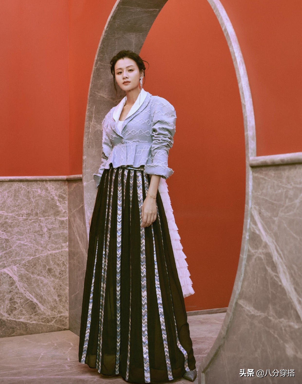 叶一茜穿黑色连衣裙,叶一茜把春季穿搭精髓穿出来了