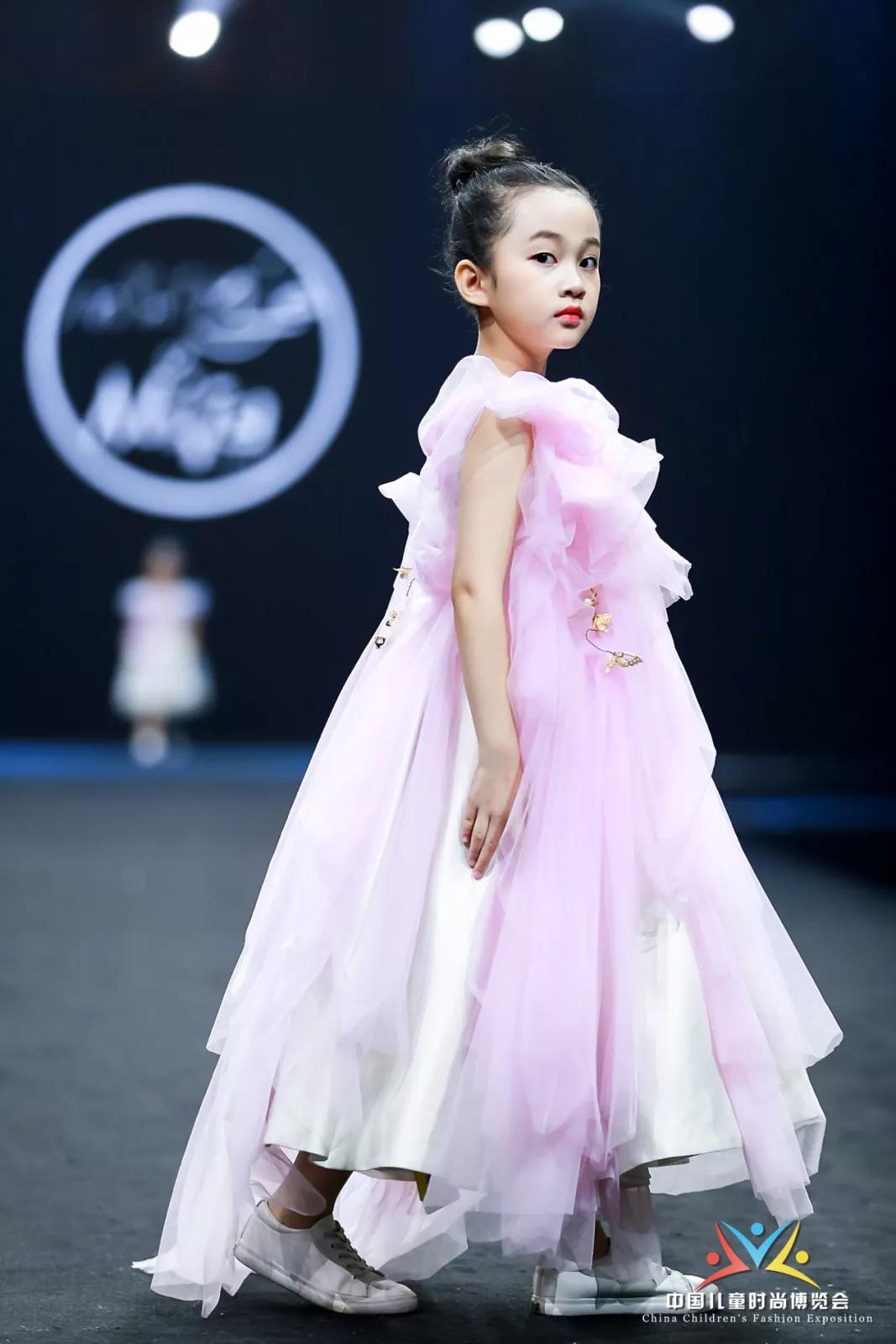 品牌童装发布会童模,2017亚洲国际童装节