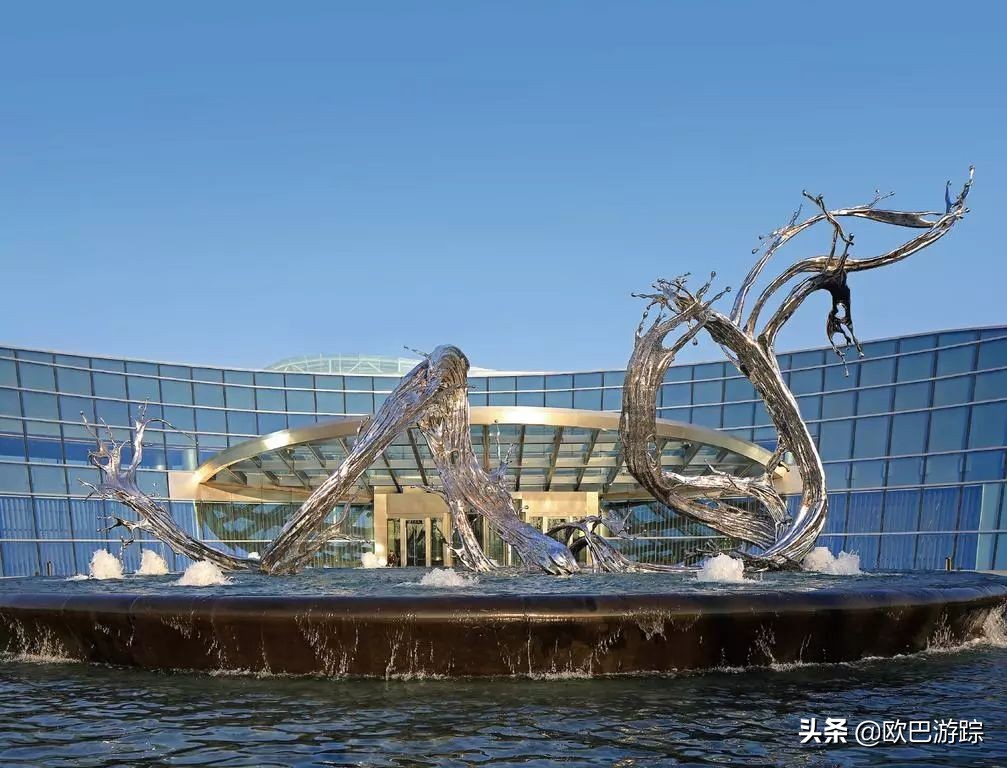 全球唯一八星级酒店耗费200亿打造,世界十大奇迹建筑深坑酒店