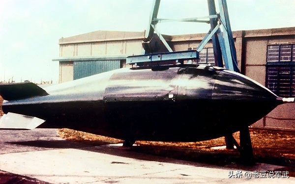 英国v型轰炸机,英国三神轰炸机