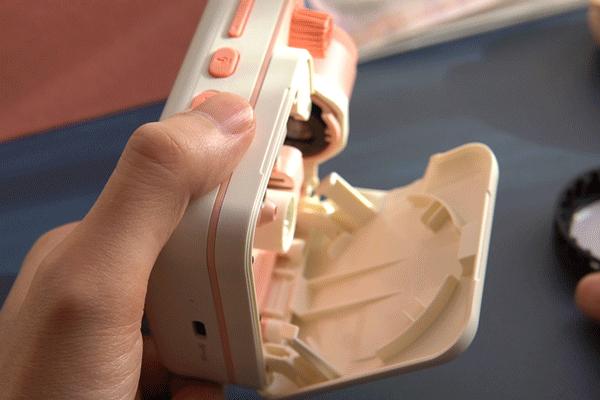 带娃好帮手，能投影能互动的趣学伴儿童故事放映机