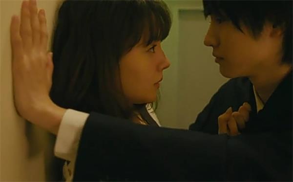 听说在圣诞节表明心意，男生会事半功倍，女生会原地撒狗粮？