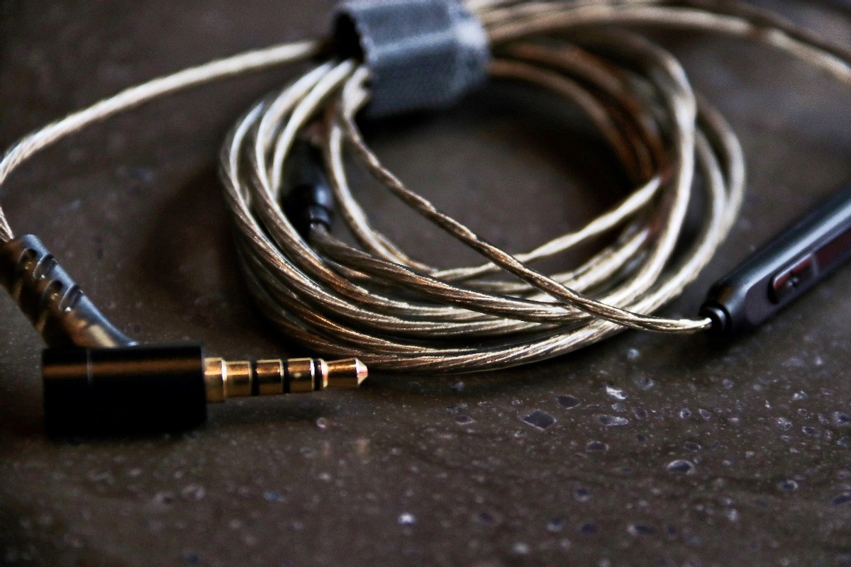 有线耳机会被取缔，MYRYAD首款表态，百元级HiFi耳机深度体验