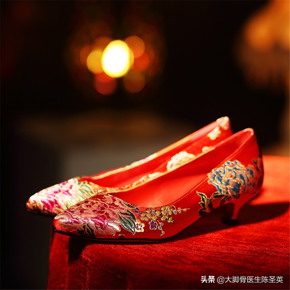 结婚时新娘发鞋给亲朋有哪些规定,接亲找鞋是什么习俗