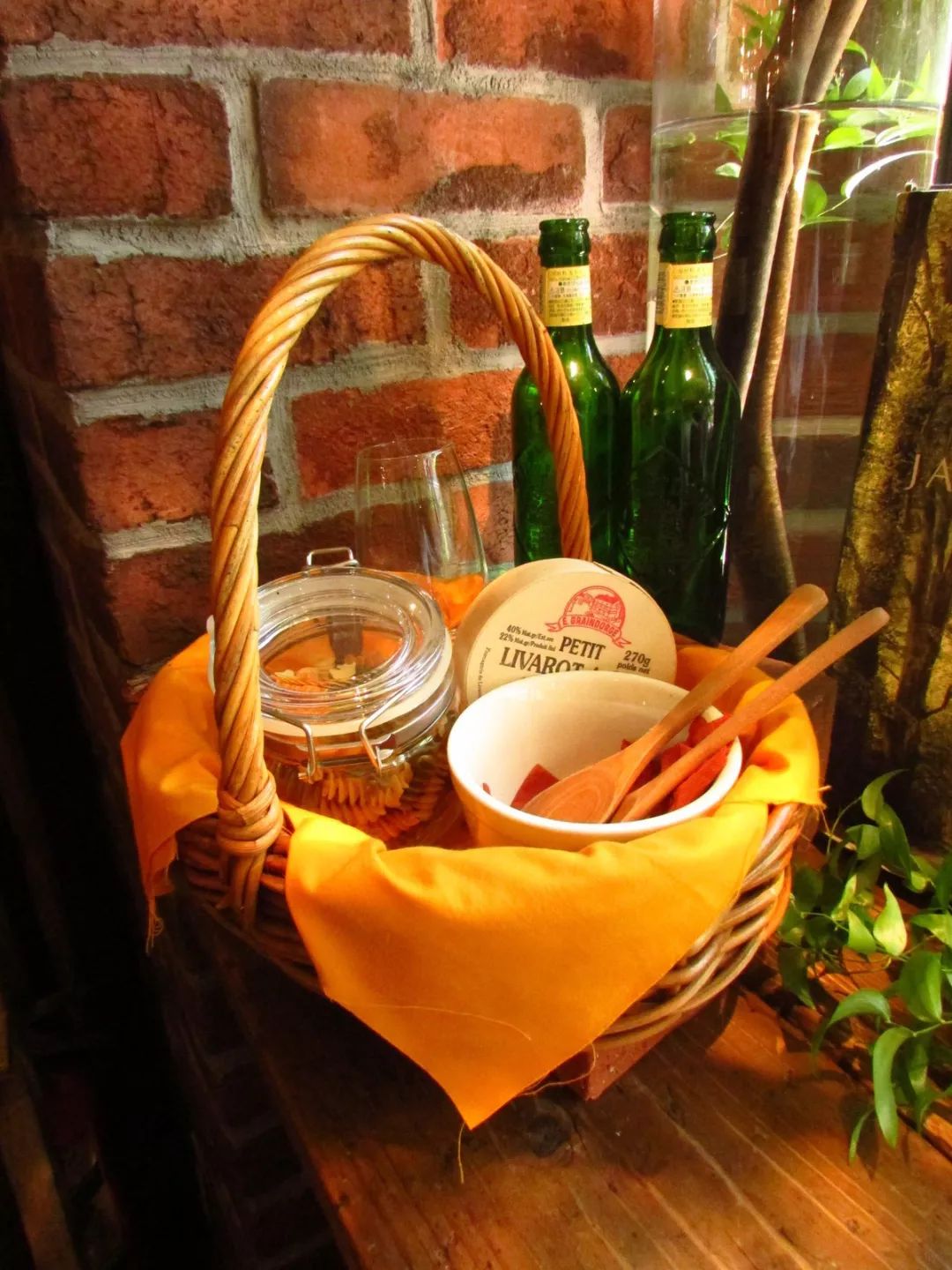 开在茶铺里的花店,开在花店里的咖啡店