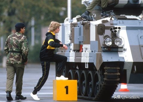 英国王室运动鞋,英国王室发黑白照