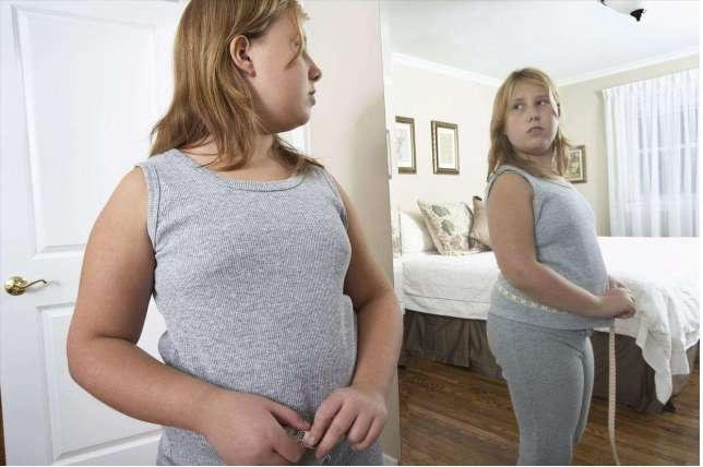 男性上厕所有褐色血是怎么回事,男性尿酸高的原因和危害有哪些