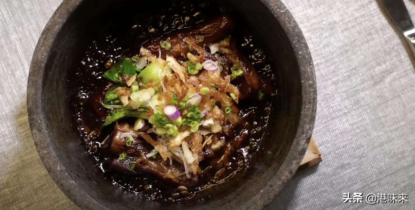 上门当私房菜厨月赚三万疫情生意急跌转卖$88本地香菜酱爆红