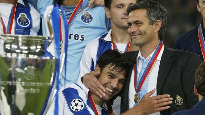 穆里尼奥成为新帅,穆里尼奥是怎么执教曼联的