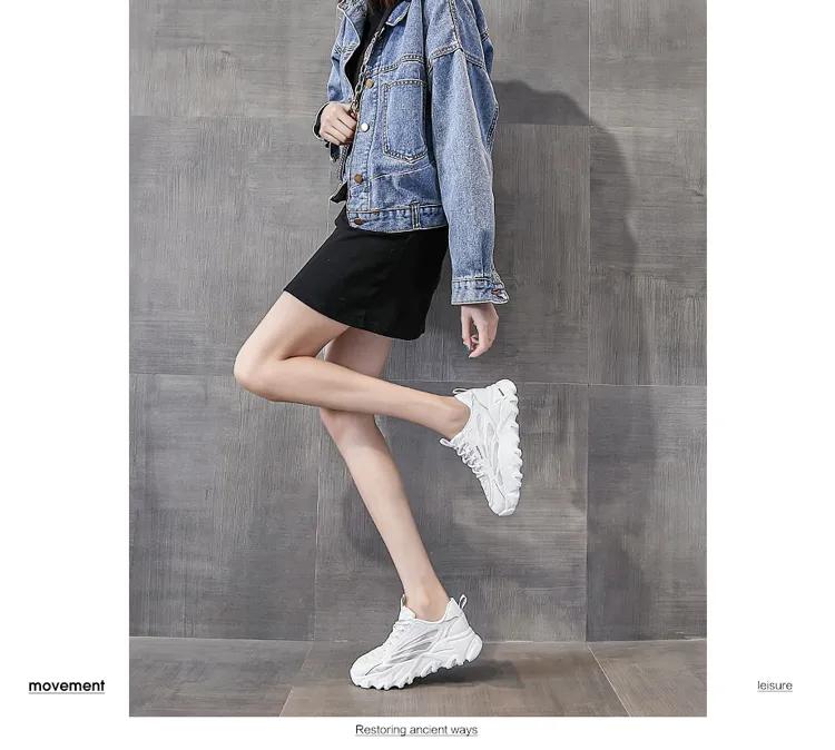 谁说小白鞋土这样穿又酷又美,百搭小白鞋显脚小高级感新款