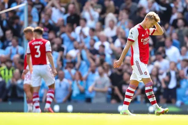 花最多的钱输最惨的球,阿森纳球迷输球痛哭