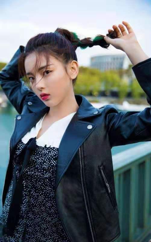 杨超越的脸型适合什么发型,杨超越八字刘海定型