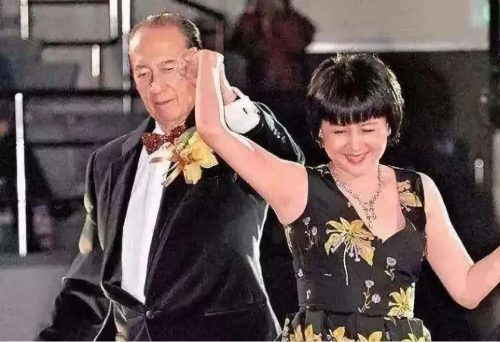 是赌王，却从来不赌：白手起家，创造5000亿商业帝国|艾问人物