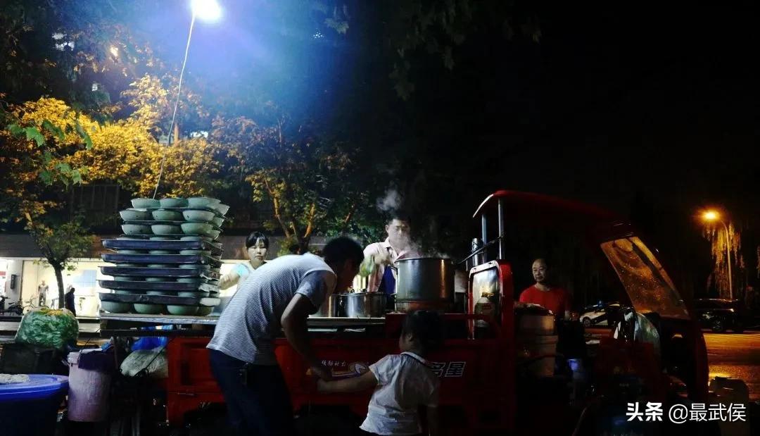 成都这些小店要关门的话，好多人会哭的！