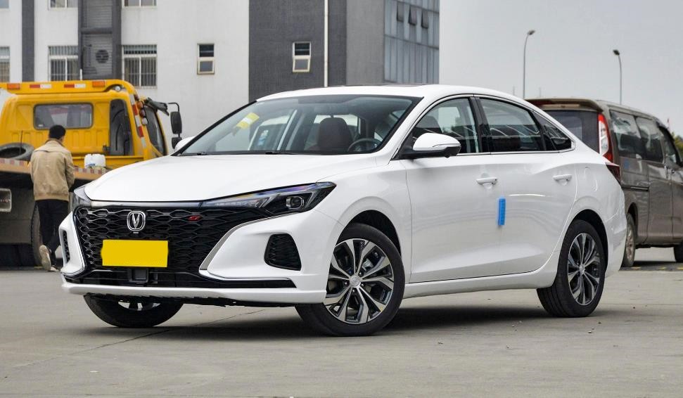 七八万自动挡新车推荐哪款车好开,5万元有天窗自动挡最省油的轿车