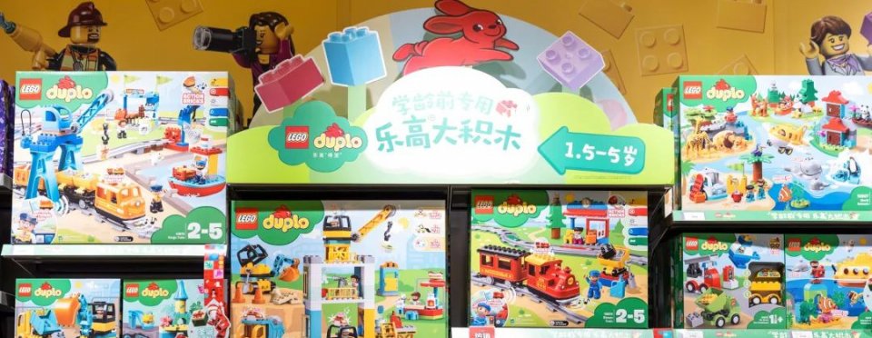 北京王府井乐高旗舰店视频,乐高王府井旗舰店定制小人