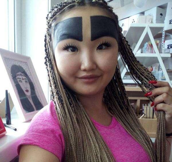 一个网红因为眉毛火了,俄罗斯网红纹眉