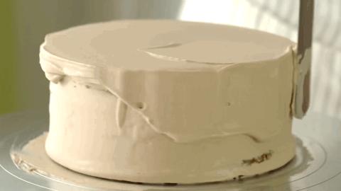 好吃的只有奶油的爆浆蛋糕,罗森摩卡芋泥味奶油蛋糕