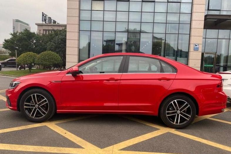 大众凌渡2022款280舒适版试驾上路,大众凌渡2017款280豪华版1.4t试驾