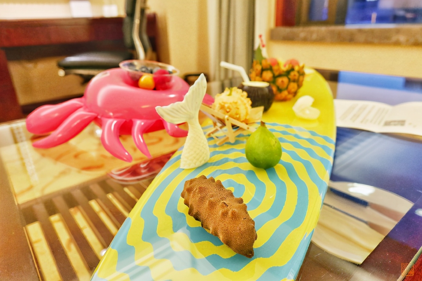 不能飞去巴黎伦敦，不如到大连喂鸽子，赏海景吃海鲜