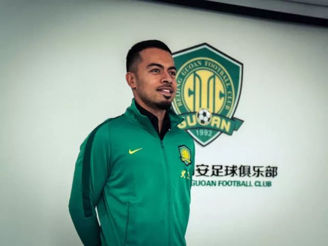 郑智功成身退缺席中国杯，谁又能接替“队魂”成为国足中场大梁？