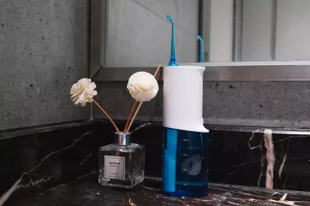 年轻人想要拒绝口臭，就该从饭后b-box开始练起