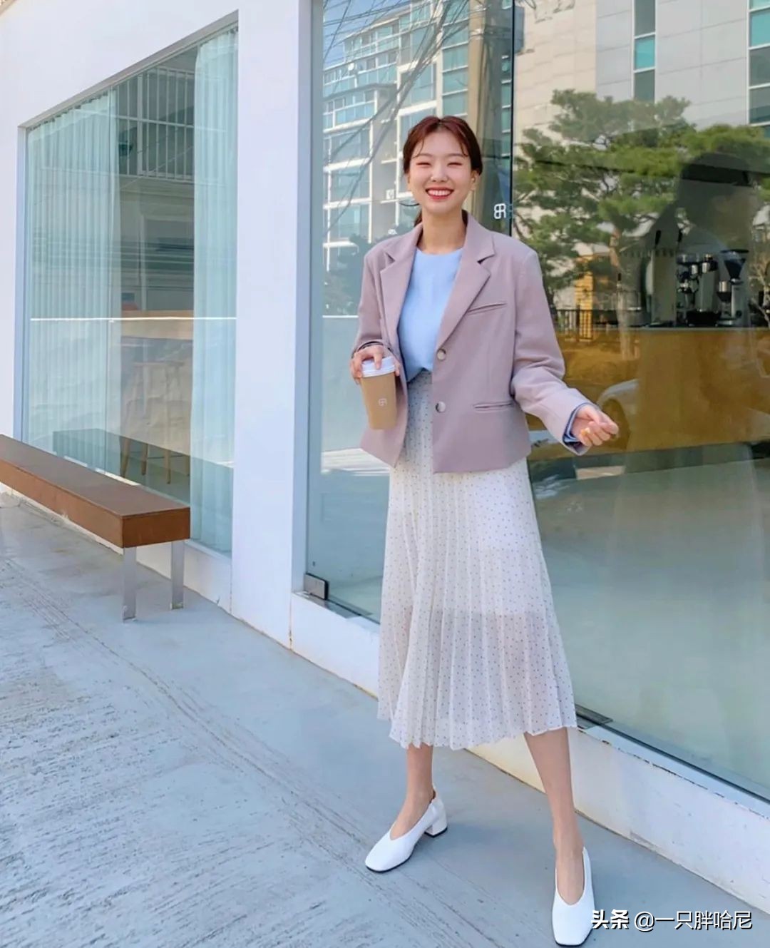 买了“奶奶鞋”却不会穿？看三木妈妈亲身示范，上班、日常都适合