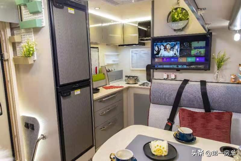 长城炮房车底盘升级气囊,长城炮4座房车测评