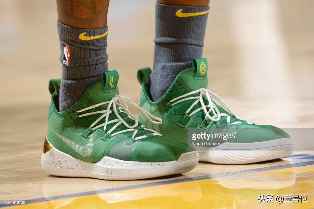 2018年圣诞大战詹姆斯穿的球鞋,2018年都有哪些经典球鞋