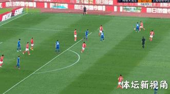 韦世豪手接皮球,上港国脚暴力飞铲