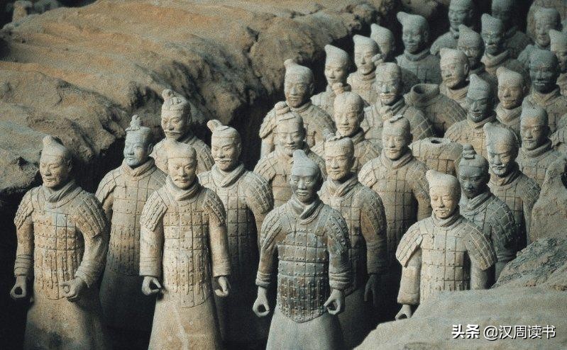 秦国兵马俑未解之谜,秦兵马俑为什么有的穿盔甲