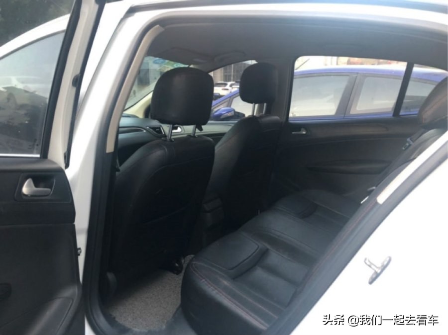 二手福特福睿斯和标致308哪个好,12年标致308自动挡二手多少钱