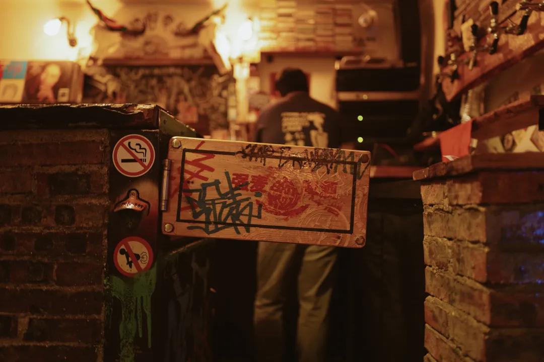 青岛即可以看海还能吃海鲜的地方,去青岛吃好海鲜看大海心情自然好