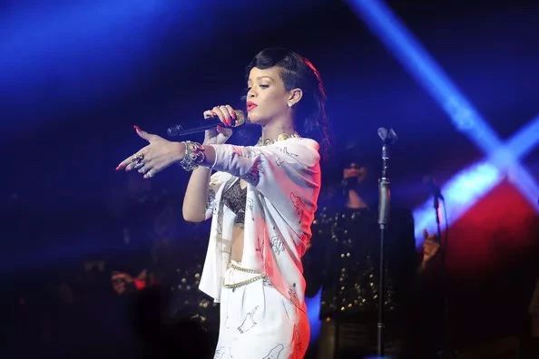 全球最富歌手rihanna,rihanna美国女星