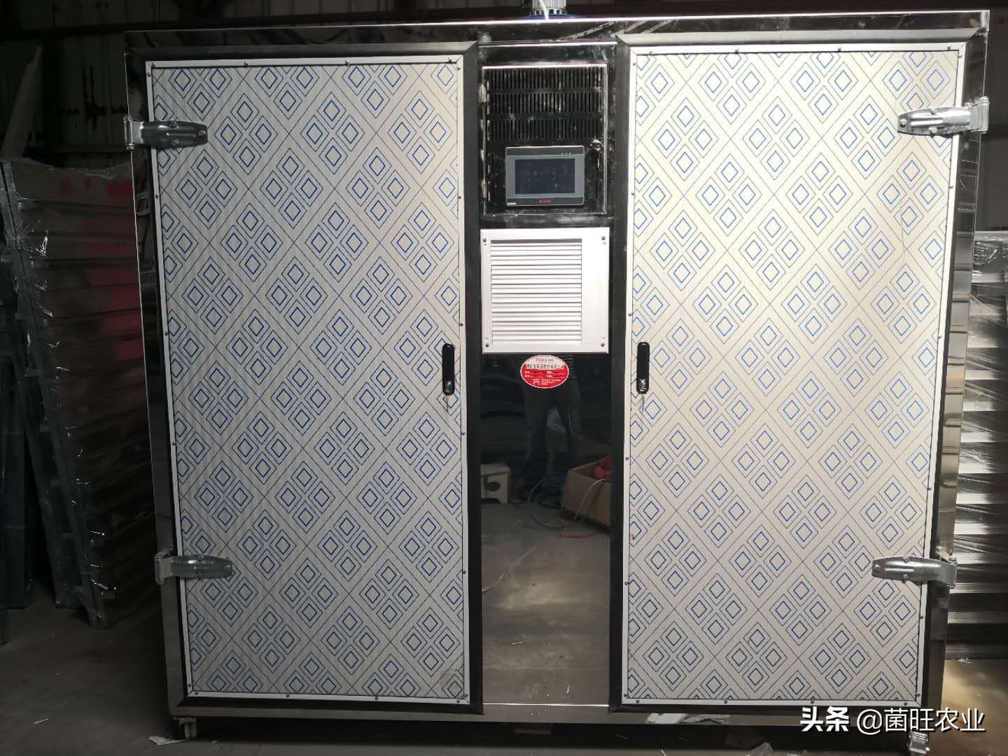 猫吃的烤箱小鱼干烘干的正确方法,淡水小鱼干自然晾干和烘干的区别