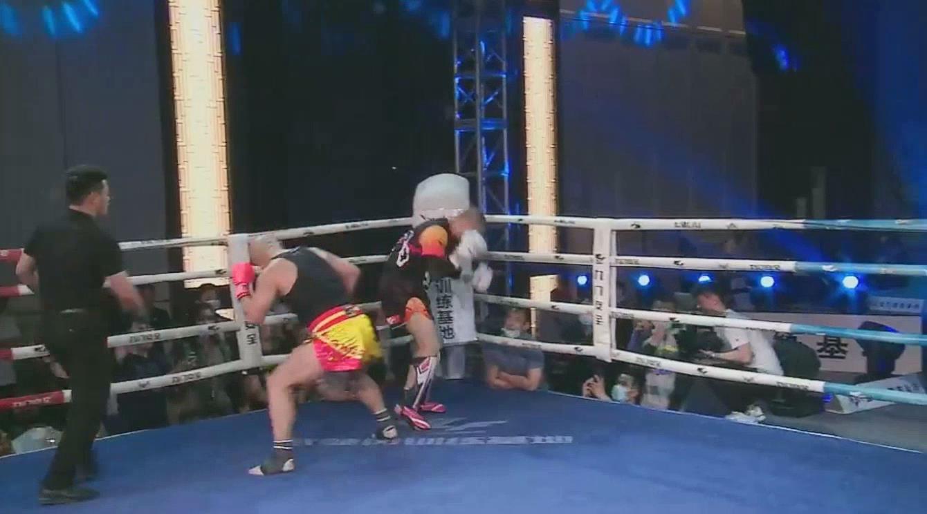 刘二狗被人打完整版,直播一龙对刘二狗