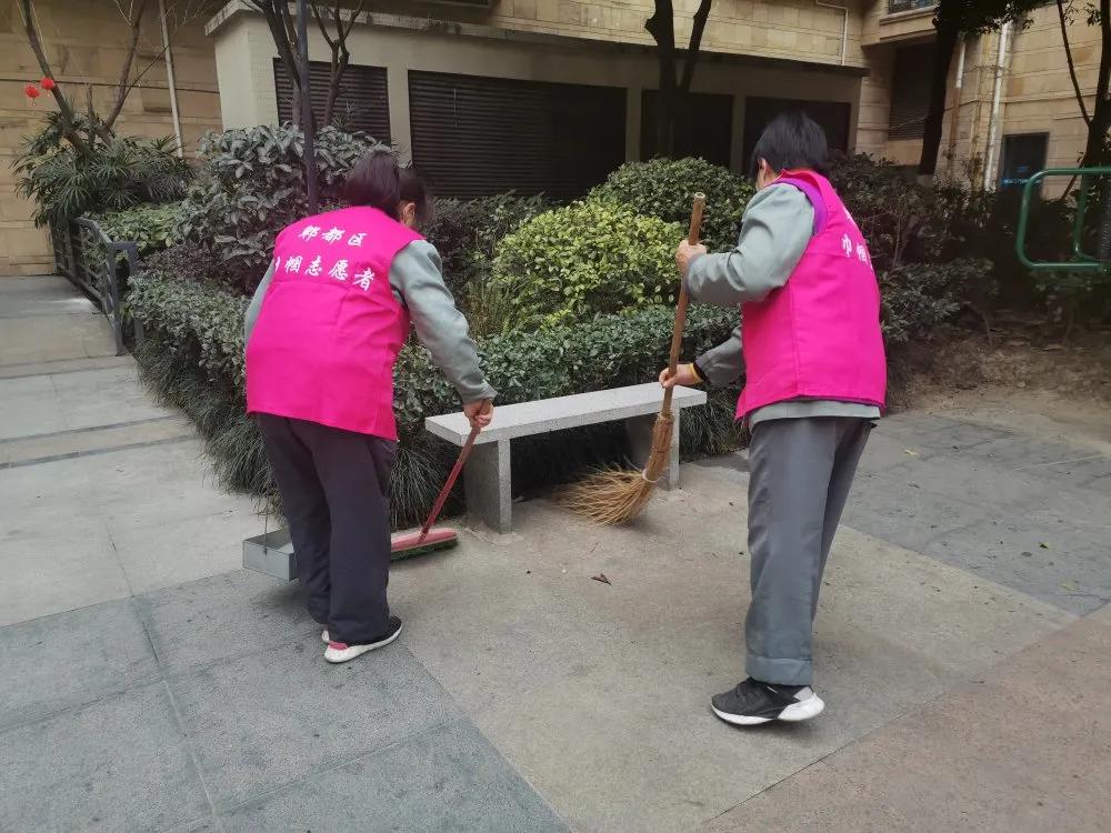 文明郫都丨守护生态颜值，郫都志愿者在行动！