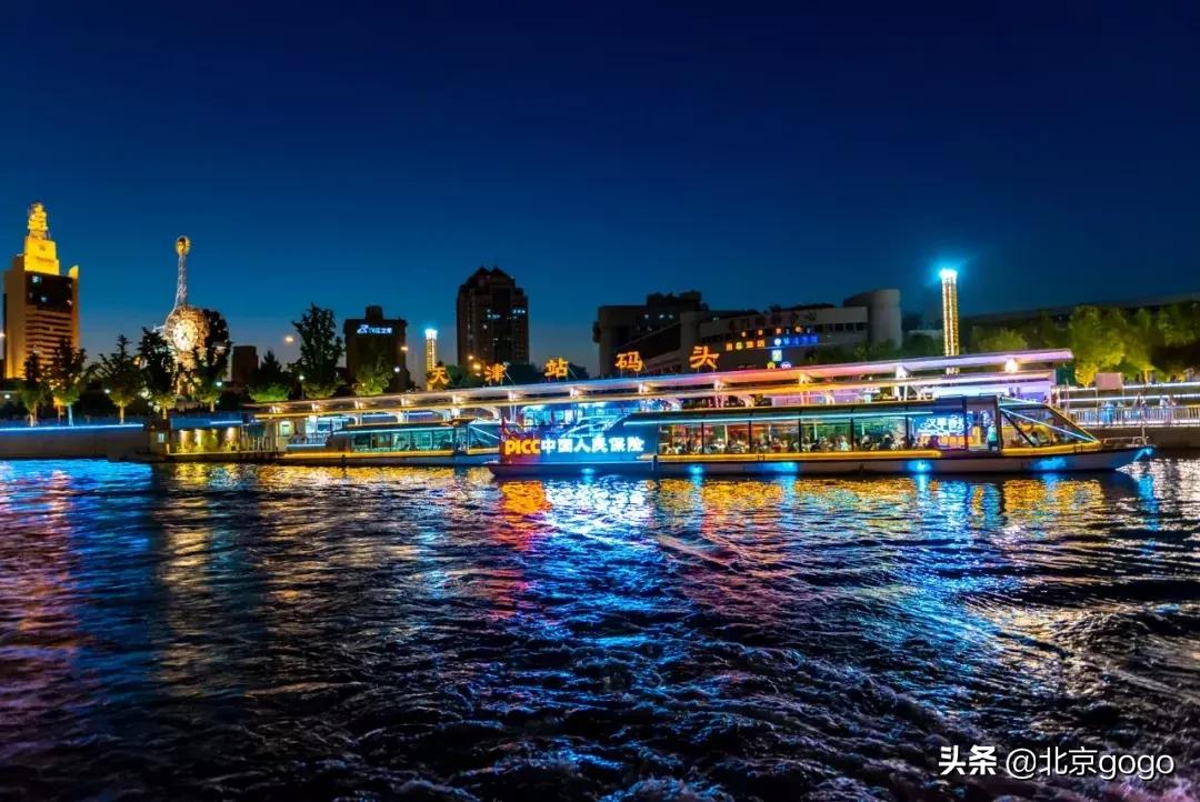 抓住夏天的尾巴放肆玩乐，一起打卡隔壁城市这条网红游船