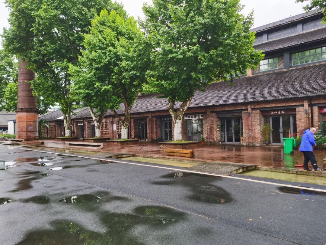 景德镇传统体验陶艺的地方,瓷都陶艺街集市