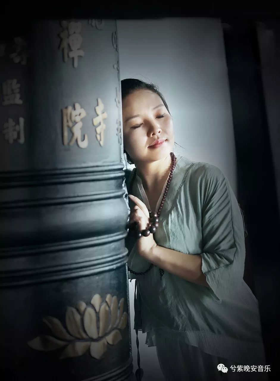 人一晃就老别自寻烦恼图片,人这一辈子一晃就老了别自寻烦恼