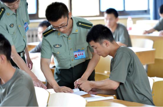 军队文职技术岗位真实收入待遇,军队文职工资高待遇好你怎么看