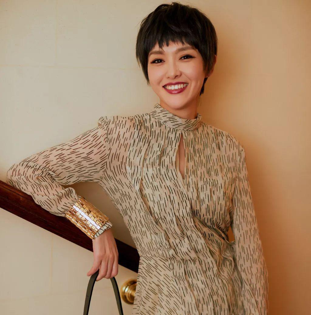 适合羊毛卷女生的发型,女生最适合什么发型羊毛卷