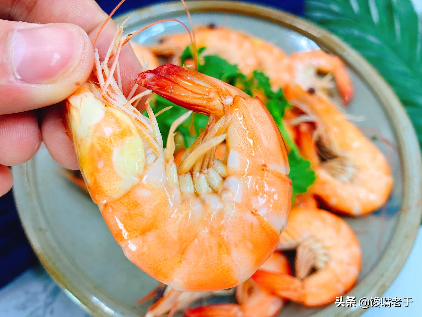 煮虾应该开水煮还是冷水煮,煮虾用热水还是冷水煮几分钟