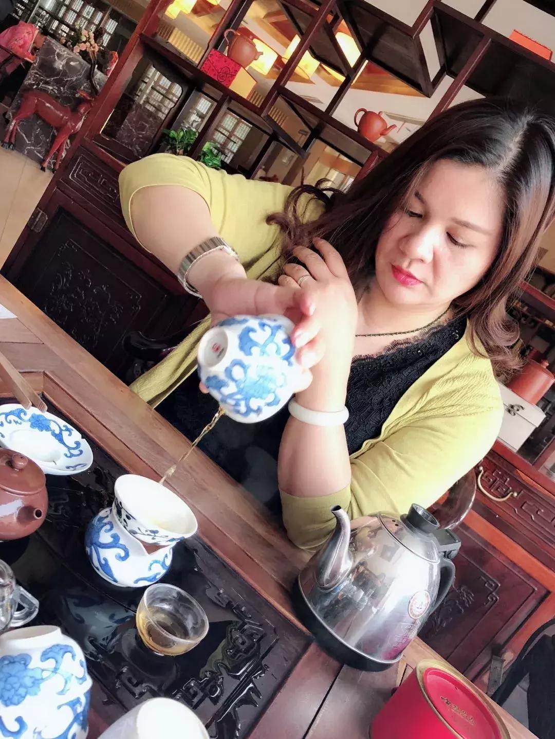 她17岁逃婚出深山，如今在无锡，开了南长街上最大的酒楼