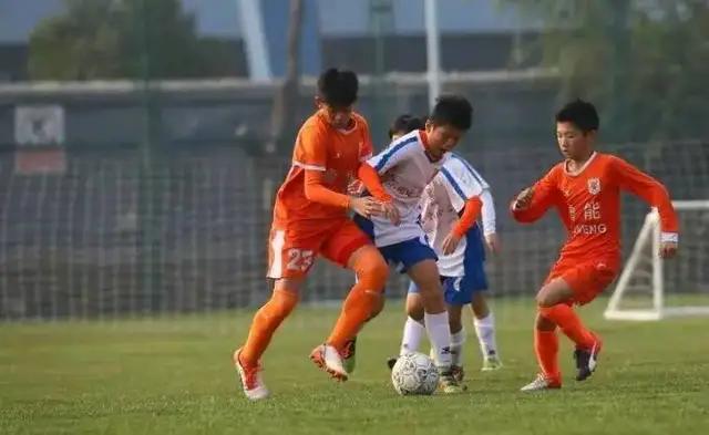 中国足协怎样来拯救中国足球,追问国足1:5惨败足球之夜